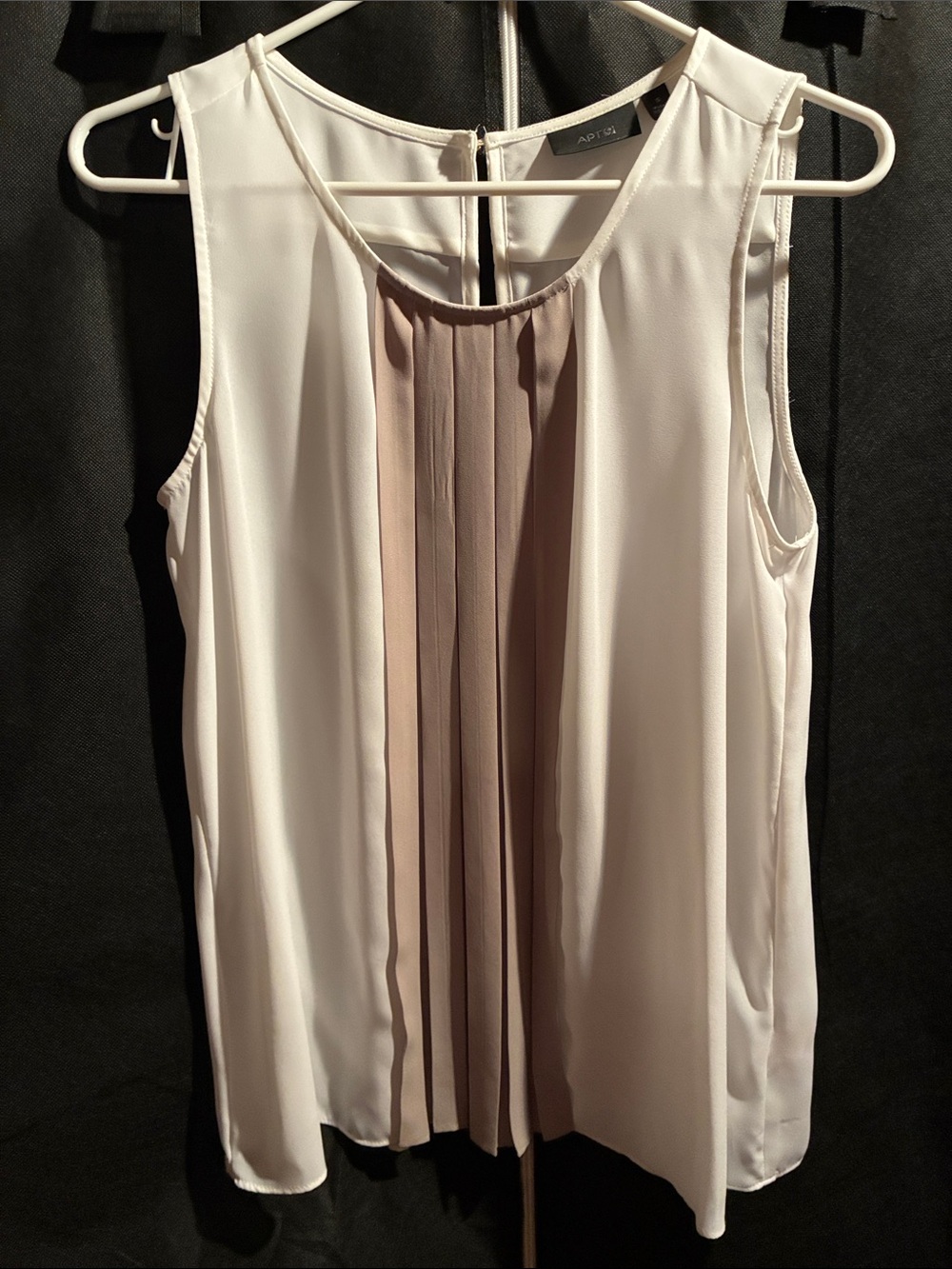 Apt. 9 Cream Sleeveless Pleated Front Blouse with Taupe Center Panel